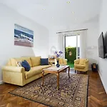 Parkside Oasis Apartment
